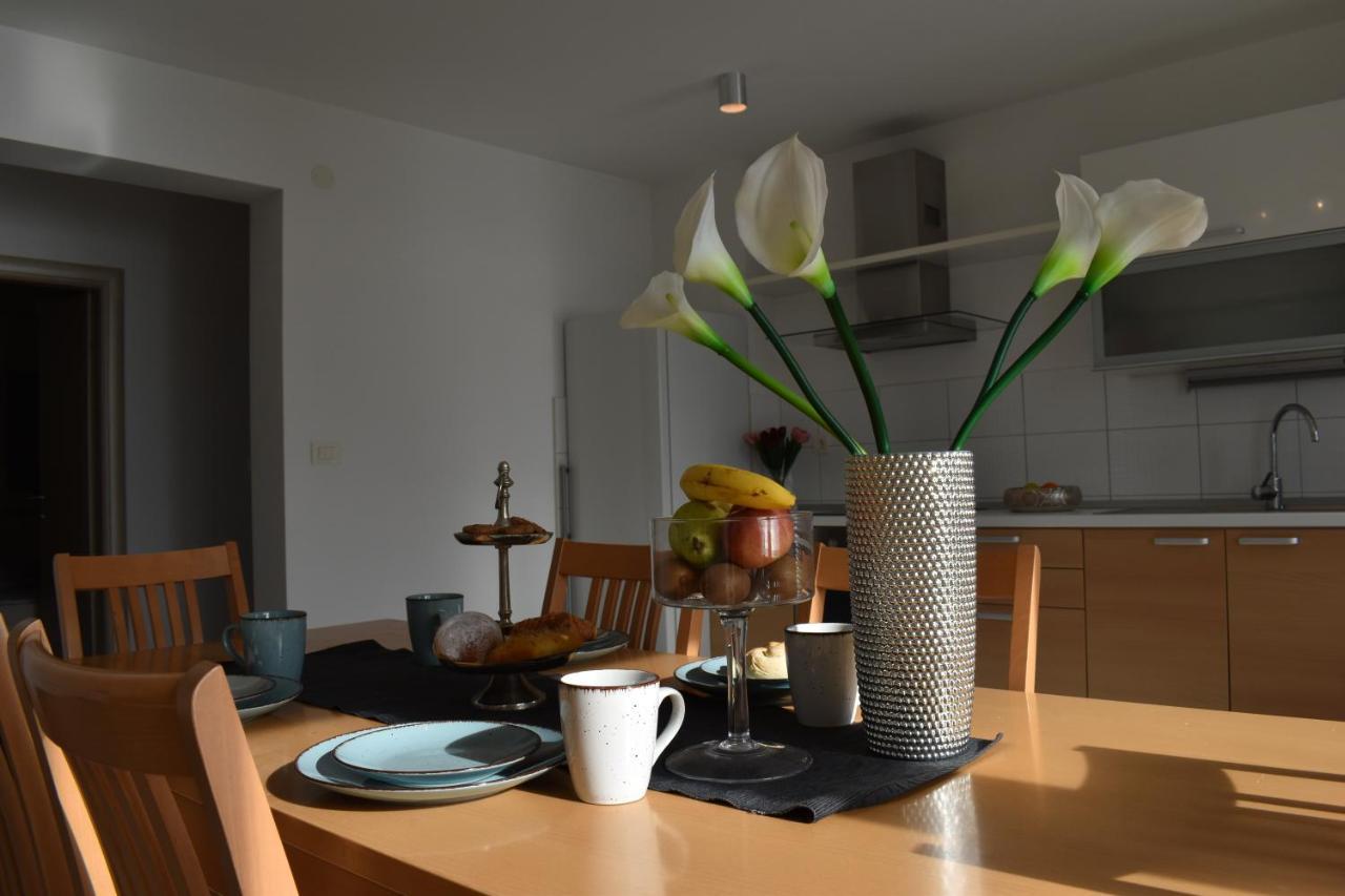 Apartments Villa Carica B&B Mimice Exterior photo